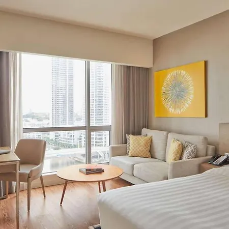 Novotel Manila Aqua Residences Near Makati By Hamodi'Scrib