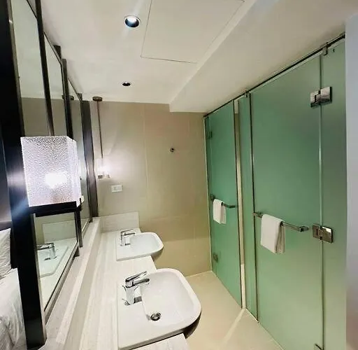 Novotel Aqua Residences Near Makati By Hamodi'scrib